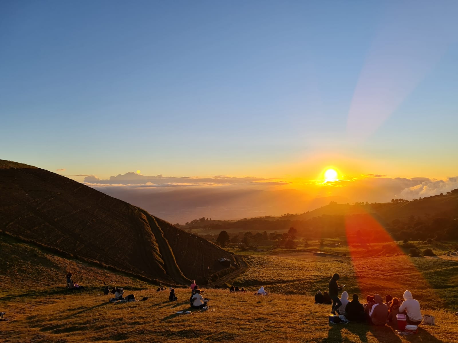 Atardecer Cráter la Olla y Sanatorio Durán - Imagen 11
